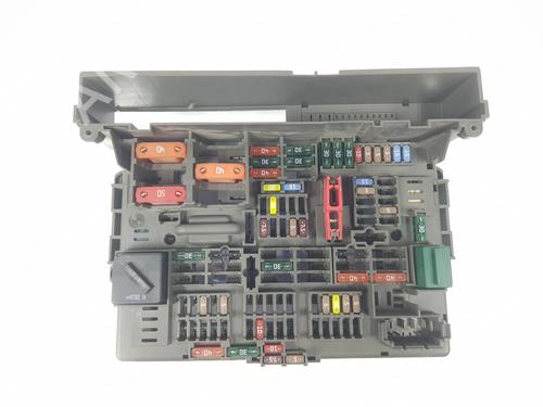 Used Fuse box BMW 3 (E90) 318 d (143 hp) 10338833