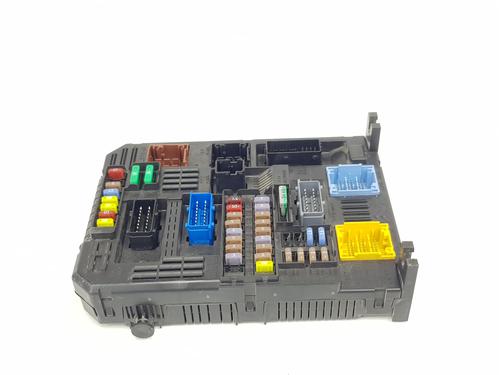 Used Fuse box CITROËN SPACETOURER Bus (V_) 1.6 BlueHDi 115 (115 hp) 31015641