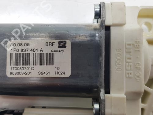 Left front window motor SEAT LEON (1P1) | BP31971167E21