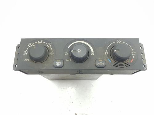 Airco bedieningspaneel MITSUBISHI PAJERO III (V7_W, V6_W) 3.2 Di-D (V68W, V78W) (165 hp) 9495728