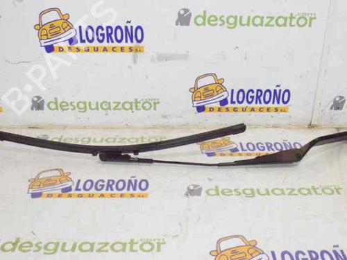 Used Front windshield wiper arm BMW 1 (E81) 118 d (143 hp) 7894022