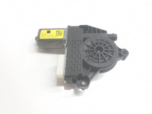 Rudehejsemotor bagstkærm højre BMW 1 (F40) 118 d (150 hp) 30530303