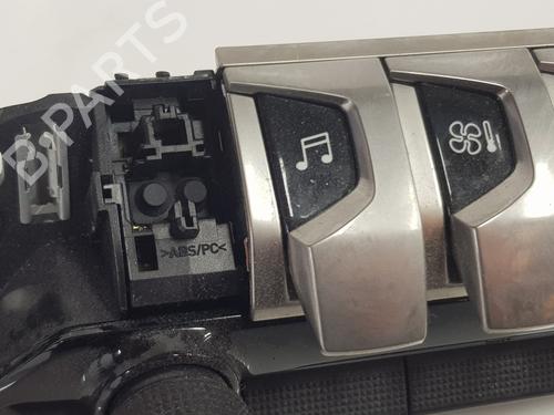 Switch PEUGEOT 3008 II SUV (MC_, MR_, MJ_, M4_) 1.6 BlueHDi 120 | BP29711037I30 