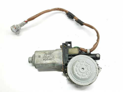 Used Left front window motor TOYOTA LAND CRUISER 90 (_J9_) 3.0 TD (KZJ90_, KZJ95_, KZJ90R, KZJ95R, KZJ90W, KZJ95W) (125 hp) 31173946