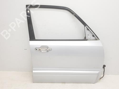 Puerta delantera derecha MITSUBISHI PAJERO III (V7_W, V6_W) 3.2 Di-D (V68W, V78W) (165 hp) 31043899