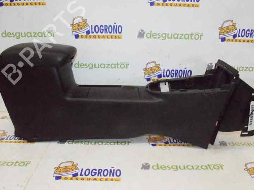 Armrest / Center console NISSAN X-TRAIL II (T31) 2.0 dCi 4x4 (150 hp) 7894251