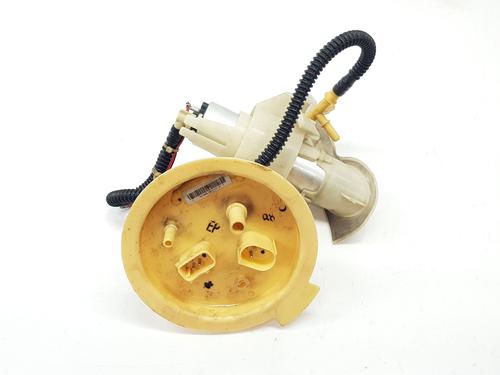 Used Fuel pump BMW 5 Touring (F11) 530 d xDrive (258 hp) 26023413