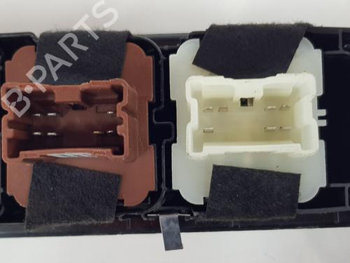 Left front window switch DACIA SANDERO III | BP35812261I27 - Image 7