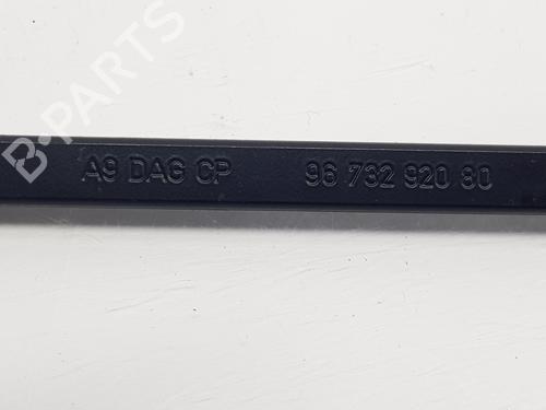 Front windshield wiper arm PEUGEOT 208 I (CA_, CC_) 1.0 VTi | BP20983552C143 