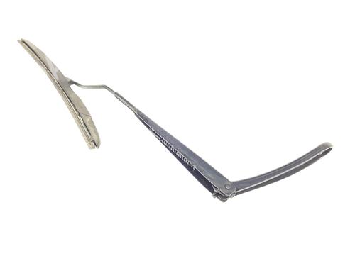 front-windshield-wiper-arm-renault-arkana-i-lcm_-ldn_-2019-34267534 main image