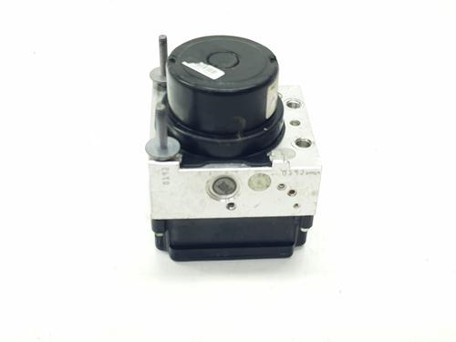 Used ABS pump TOYOTA YARIS (_P13_) 1.5 (NSP131_) (112 hp) 21595478