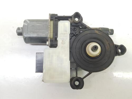 Rudehejsemotor bagstkærm højre SEAT LEON ST (5F8) 1.6 TDI (110 hp) 11800264