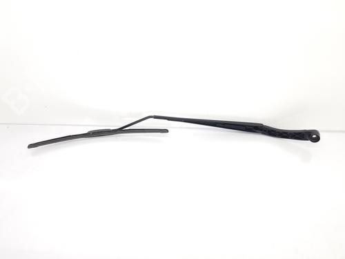 Used Front windshield wiper arm OPEL INSIGNIA A (G09) 1.6 CDTi (68) (136 hp) 8229460