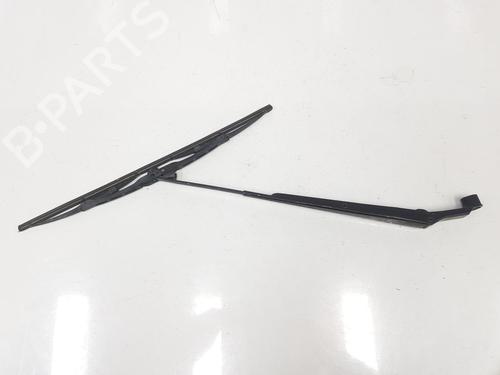 Used Front windshield wiper arm TOYOTA LAND CRUISER 90 (_J9_) 3.0 TD (KZJ90_, KZJ95_, KZJ90R, KZJ95R, KZJ90W, KZJ95W) (125 hp) 9412968