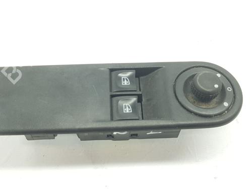 Used Left front window switch RENAULT CLIO IV (BH_) 1.5 dCi 90 (90 hp) 13656964