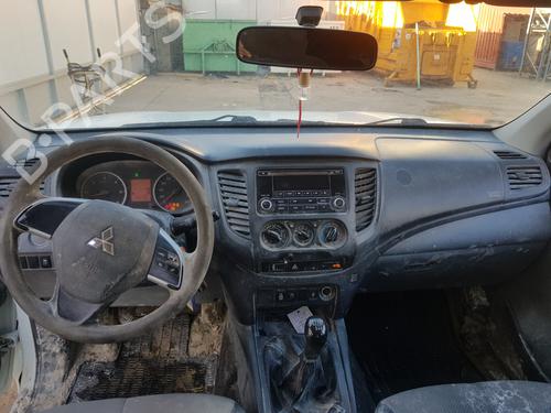Right front window switch MITSUBISHI L200 / TRITON (KJ_, KK_, KL_) 2.4 DI-D 4WD (KJ0T) | BP32521664I26 - Image 32