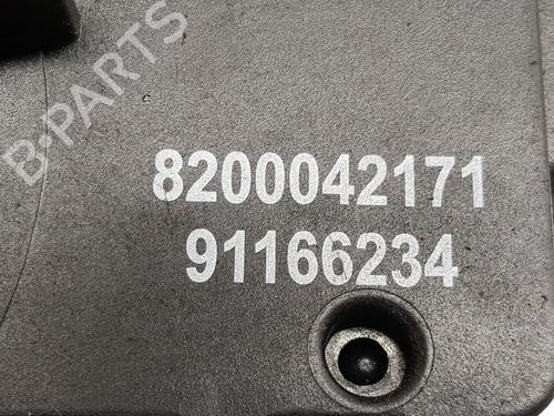 Front right lock NISSAN PRIMASTAR Van (X83) 2.0 dCi 115 | BP30105400C97