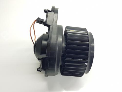 Used Heater blower motor MERCEDES-BENZ GLA-CLASS (X156) GLA 180 (156.942) (122 hp) 22408063
