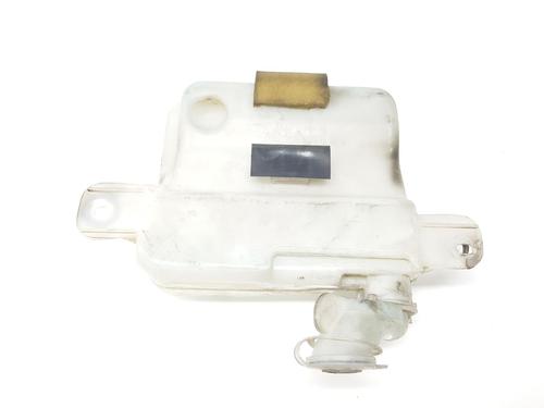 Used Windscreen washer tank TOYOTA LAND CRUISER 90 (_J9_) 3.0 D-4D 4WD (KDJ90_, KDJ95_, KDJ90W, KDJ95W) (163 hp) 15649169