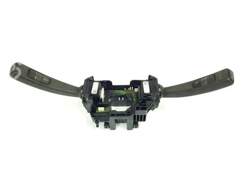 Used Steering wheel controls VOLVO V40 Hatchback (525) D2 (120 hp) 24621655