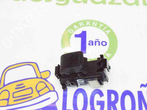 Used Right rear window switch TOYOTA RAV 4 III (_A3_) 2.2 D 4WD (ALA30_, ALA30R) (136 hp) 1365766