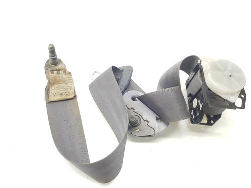 Used Rear left seatbelt TOYOTA LAND CRUISER 90 (_J9_) 3.0 TD (KZJ90_, KZJ95_, KZJ90R, KZJ95R, KZJ90W, KZJ95W) (125 hp) 32342478