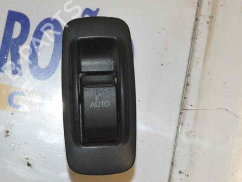 Interrupteur de vitre arrière droite TOYOTA COROLLA (_E12_) 2.0 D-4D (CDE120R, CDE120L_) (116 hp) 1361952