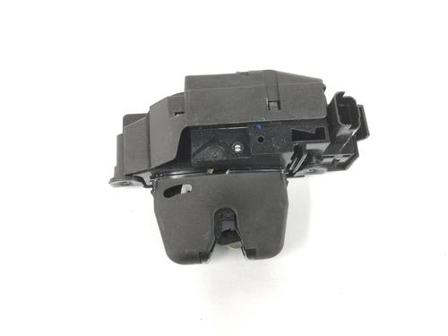 Used Tailgate lock OPEL CORSA F (P2JO) 1.2 (68) (101 hp) 11743398