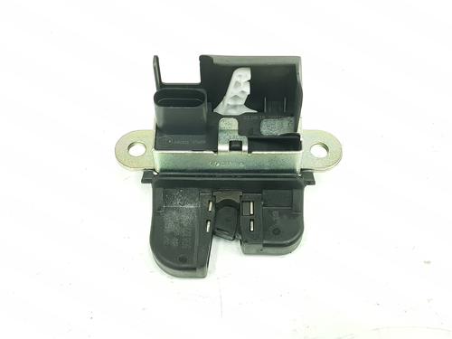 Used Tailgate lock VW GOLF VII (5G1, BQ1, BE1, BE2) 2.0 TDI (150 hp) 8404165