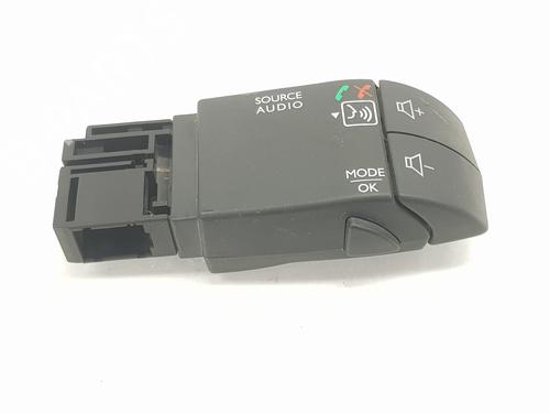 Used Steering wheel controls DACIA DOKKER Express Box Body/MPV 1.6 (102 hp) 15652855