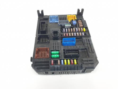 Used Fuse box Fuse box 38516780 38516780