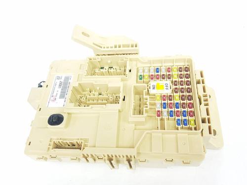 Used Fuse box Fuse box 39029633 39029633