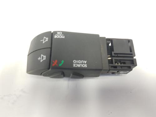 Steering wheel controls RENAULT CLIO IV (BH_) 1.5 dCi 75 | BP9097559E15 
