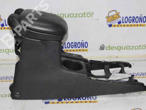 Used Armrest / Center console Armrest / Center console SUZUKI GRAND VITARA I (FT, HT) 2.0 TD 4x4 (SQ420D) (87 hp) 7893945 7893945