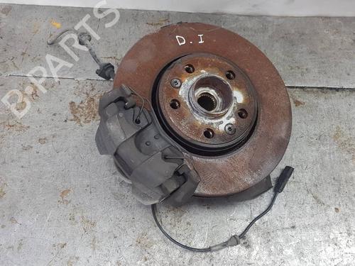 Used Left front steering knuckle Left front steering knuckle RENAULT LAGUNA Coupe (DT0/1) 2.0 dCi (DT01, DT08, DT09, DT0K, DT12, DT1C, DT1D, DT1M,... (150 hp) 40514432 40514432