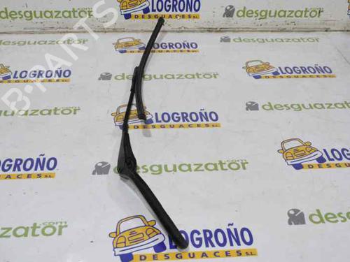 Front windshield wiper arm BMW 1 (E87) 118 d | BP6623067C143 