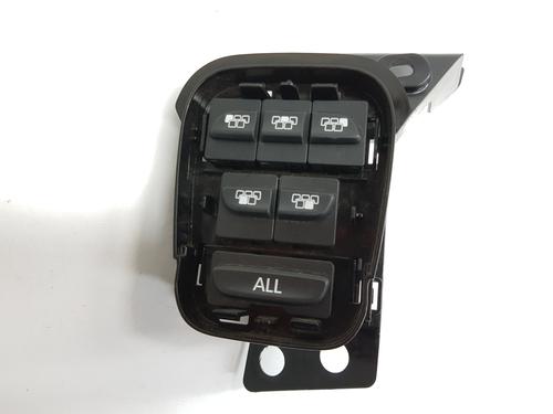 BP32446759I30 main image