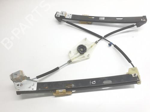 Alzavetro anteriore sinistro SEAT LEON Sportstourer (KL8, KLD) 1.5 eTSI | BP30549100C22