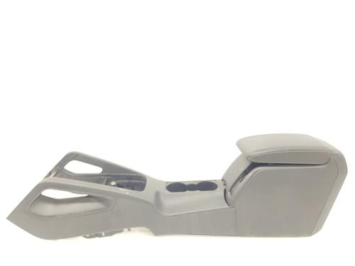 Used Armrest / Center console VW SCIROCCO III (137, 138) 1.4 TSI (160 hp) 20194129