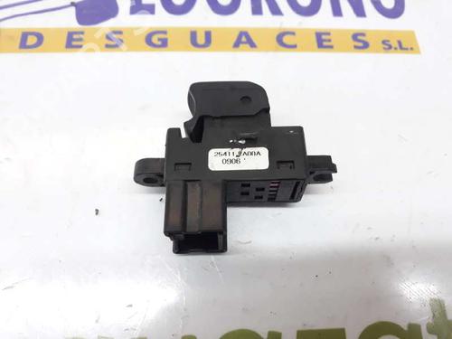 Used Left rear window switch NISSAN NAVARA NP300 (D40) 2.5 dCi 4WD (171 hp) 2849810