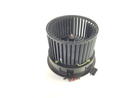 Used Heater blower motor Heater blower motor RENAULT ARKANA I (LCM_, LDN_) 1.3 TCe 140 (LDN0) (140 hp) 34699104 34699104