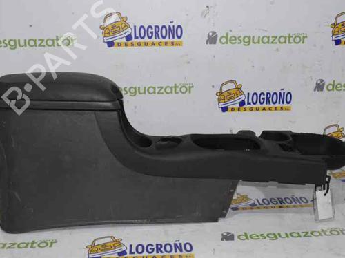 Used Armrest / Center console HYUNDAI SANTA FÉ I (SM) 2.0 CRDi (113 hp) 7893961