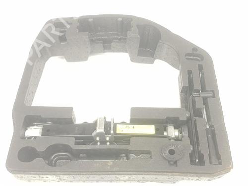 Used Jack Kit AUDI A4 B8 (8K2) 2.0 TDI (143 hp) 17623900