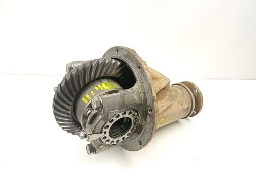 Used Front differential SUZUKI SAMURAI Closed Off-Road Vehicle (SJ_) [1984-2004]  21592791
