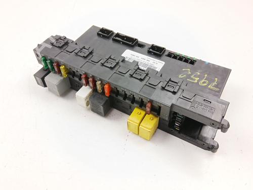 Used Fuse box MERCEDES-BENZ C-CLASS (W203) C 220 CDI (203.008) (150 hp) 32091016