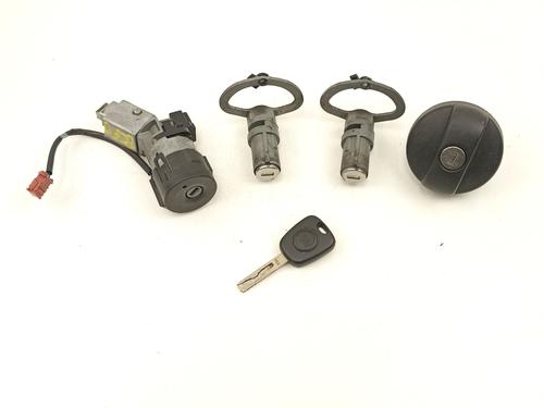 Used Ignition barrel FIAT ULYSSE (179_) 2.0 D Multijet (136 hp) 18410422