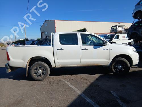 Cerradura puerta trasera izquierda TOYOTA HILUX VII Pickup (_N1_, _N2_, _N3_) 2.5 D-4D 4WD (KUN25) | BP30763839C100 