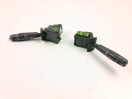 Used Steering column stalk CITROËN XSARA (N1) 1.9 TD (90 hp) 31665575