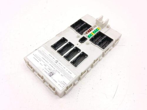 Used Fuse box Fuse box 32189178 32189178