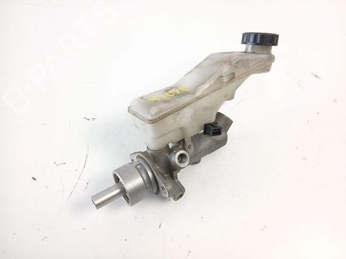 Used Brake master cylinder Brake master cylinder TOYOTA COROLLA Verso (ZER_, ZZE12_, R1_) 2.2 D-4D (AUR10_, AUR10R) (136 hp) 39695643 39695643
